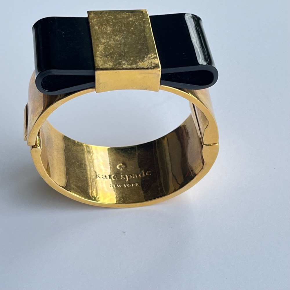 Kate Spade New York Black Bow Heavy Gold Tone Hinged Bangle Bracelet Wide Cuff